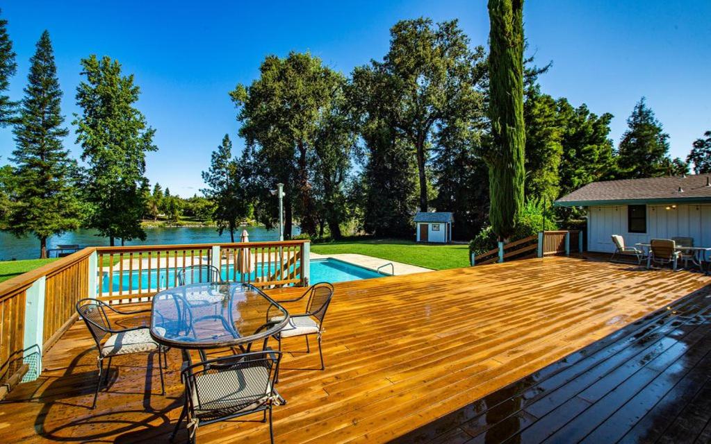 | Luxury Riverside Estate - 3BR Home or 1BR Cottage or BOTH - Sleeps 14 - Swim, fish, relax, refresh