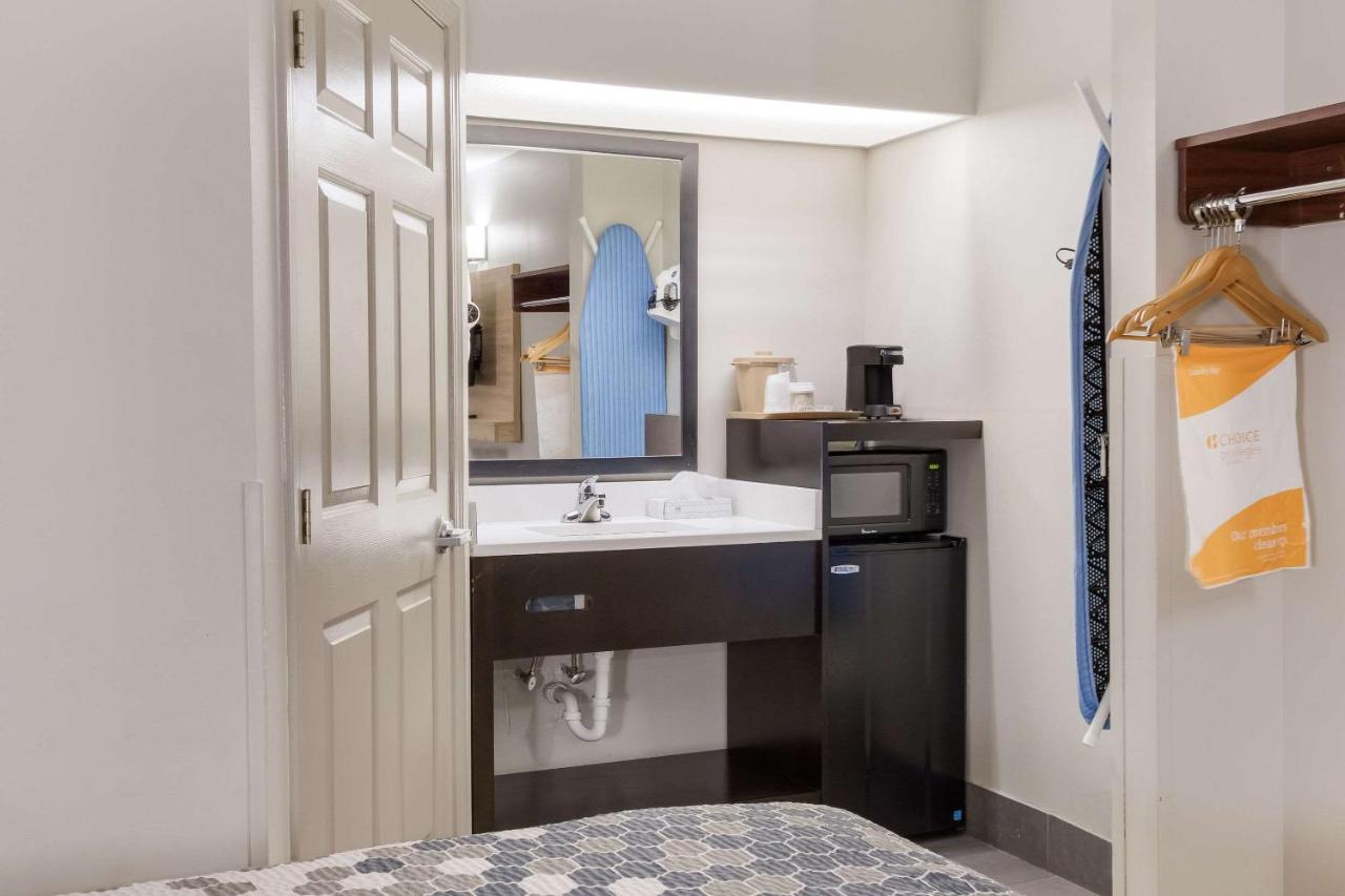 Double Room with Two Double Beds - Non-Smoking at Econo Lodge Greenville near University