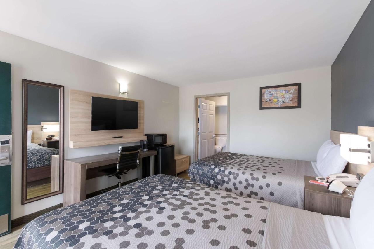 Double Room - Accessible/Non-Smoking at Econo Lodge Greenville near University