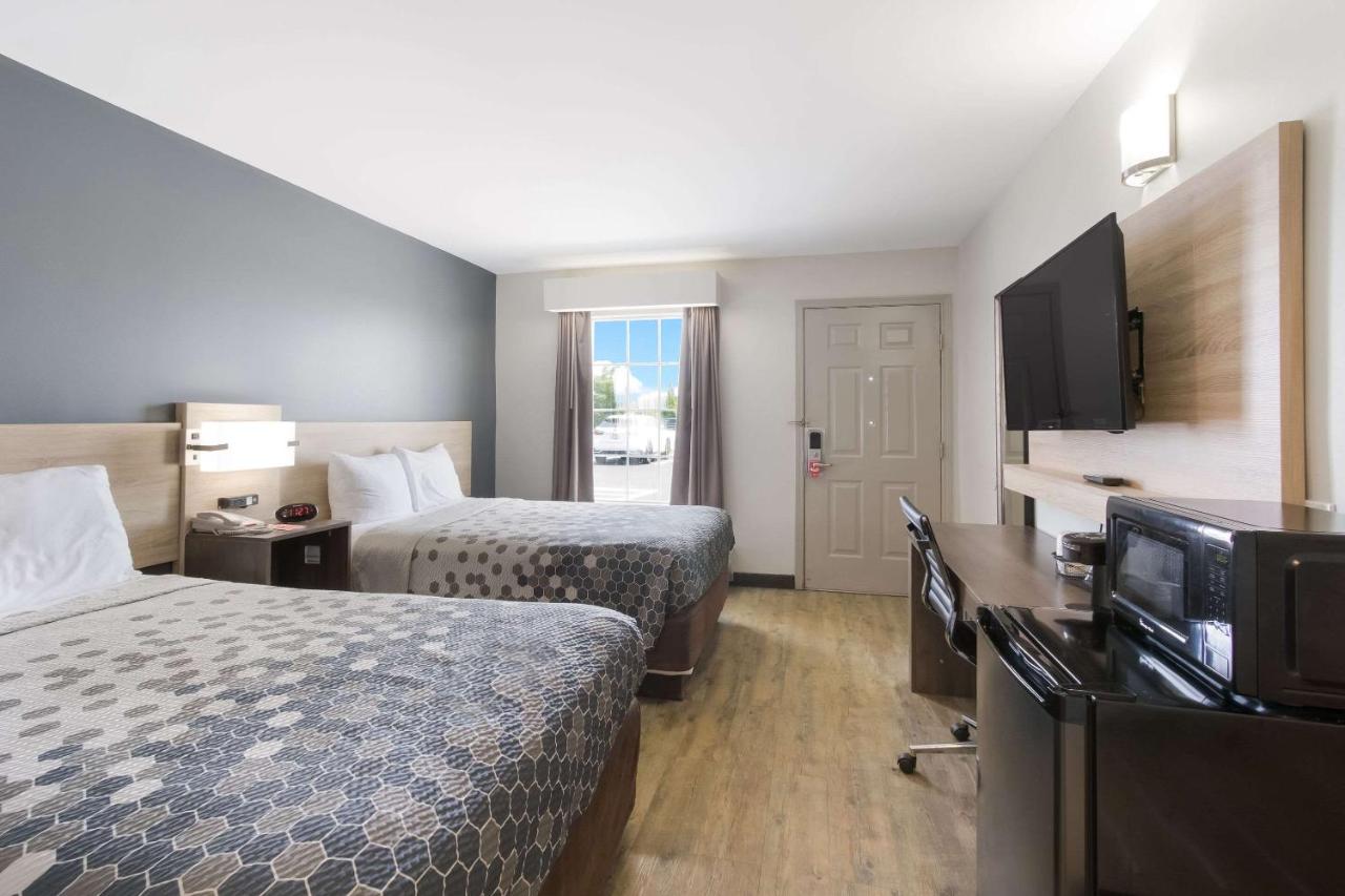 Double Room - Accessible/Non-Smoking at Econo Lodge Greenville near University