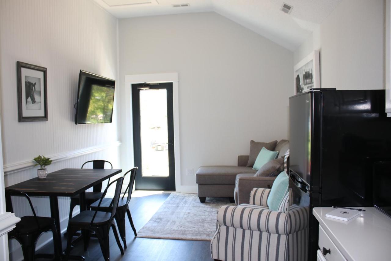 | Wild Horse Inn