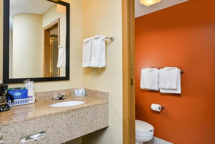 Queen Room - Non-Smoking at Sleep Inn Billings