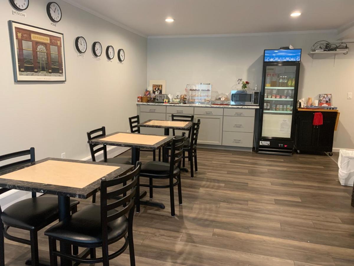  | Vinehurst Inn & Suites