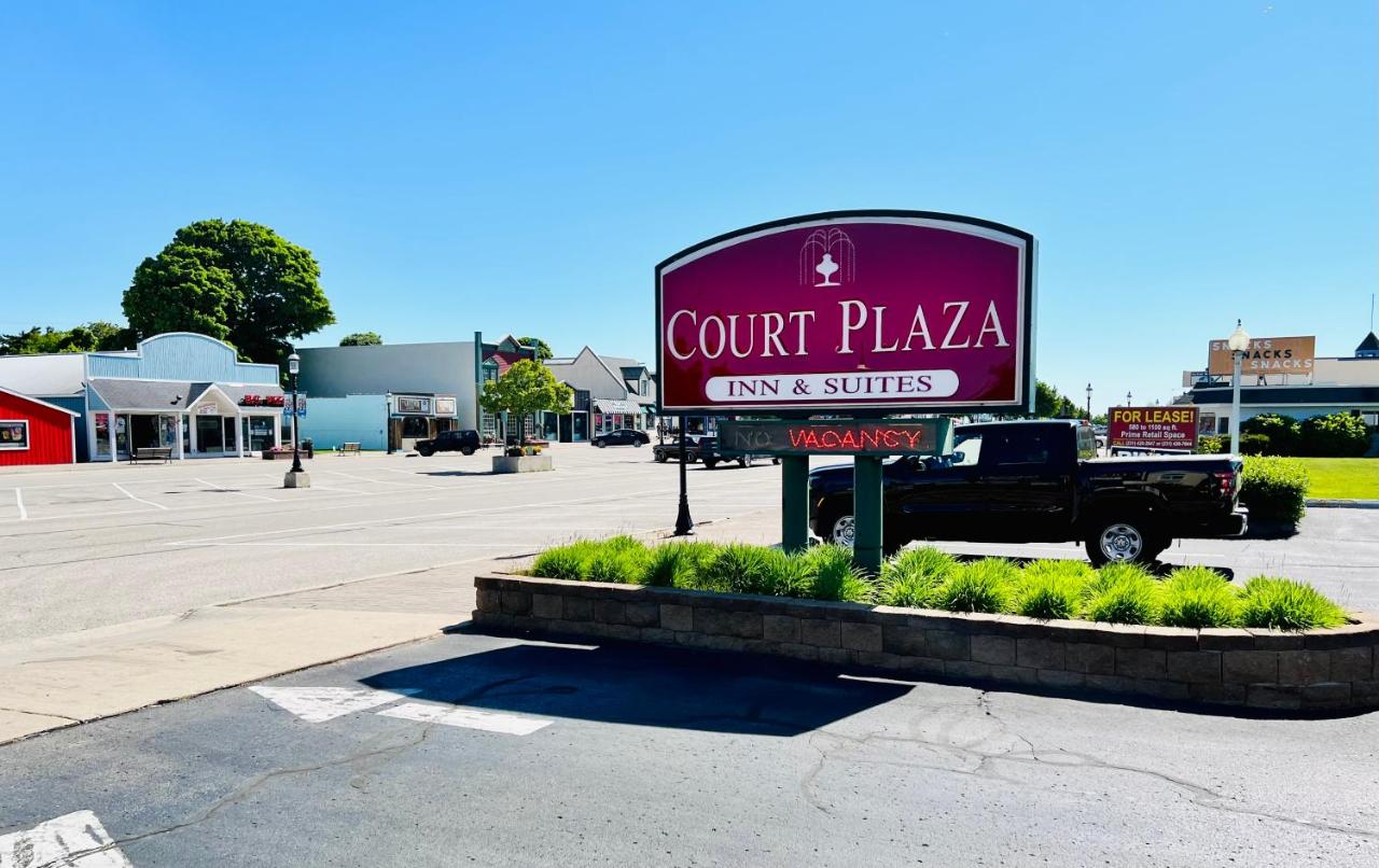 | Court Plaza Inn & Suites of Mackinaw