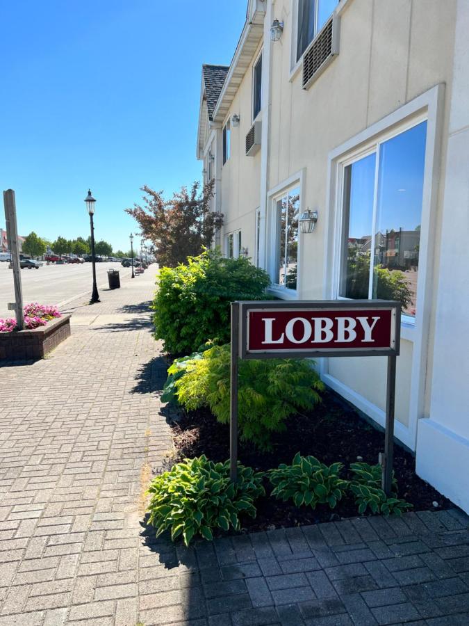 | Court Plaza Inn & Suites of Mackinaw