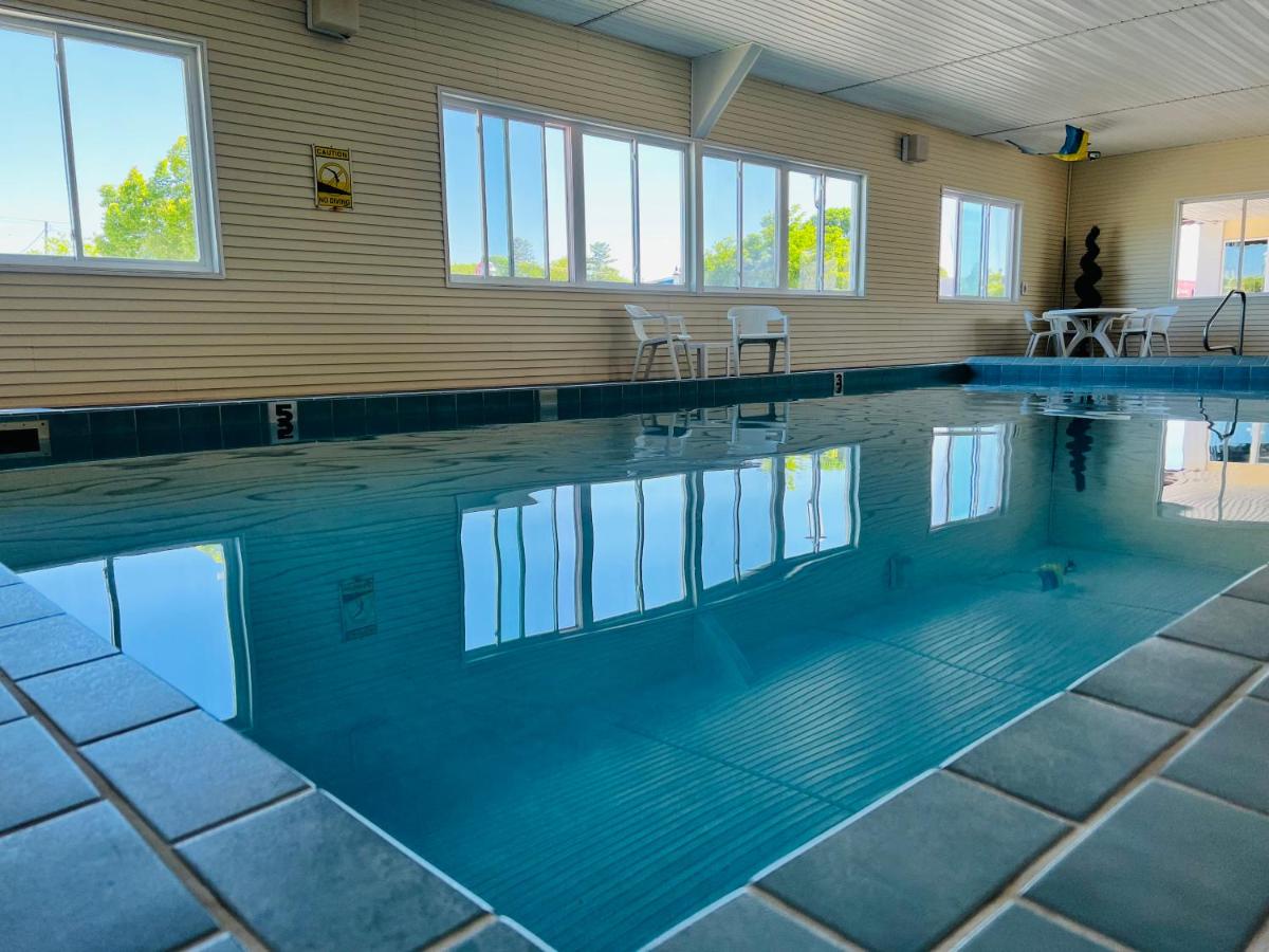 | Court Plaza Inn & Suites of Mackinaw