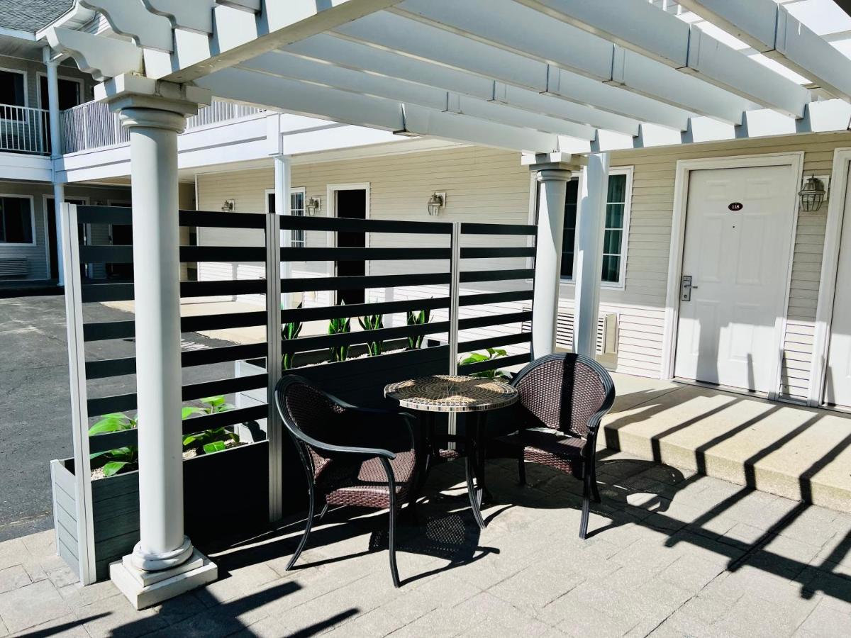  | Court Plaza Inn & Suites of Mackinaw