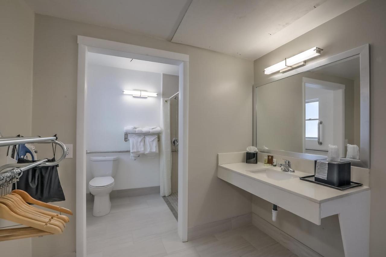King Room - Accessible/Non-Smoking at El Sendero Inn, an Ascend Collection Hotel