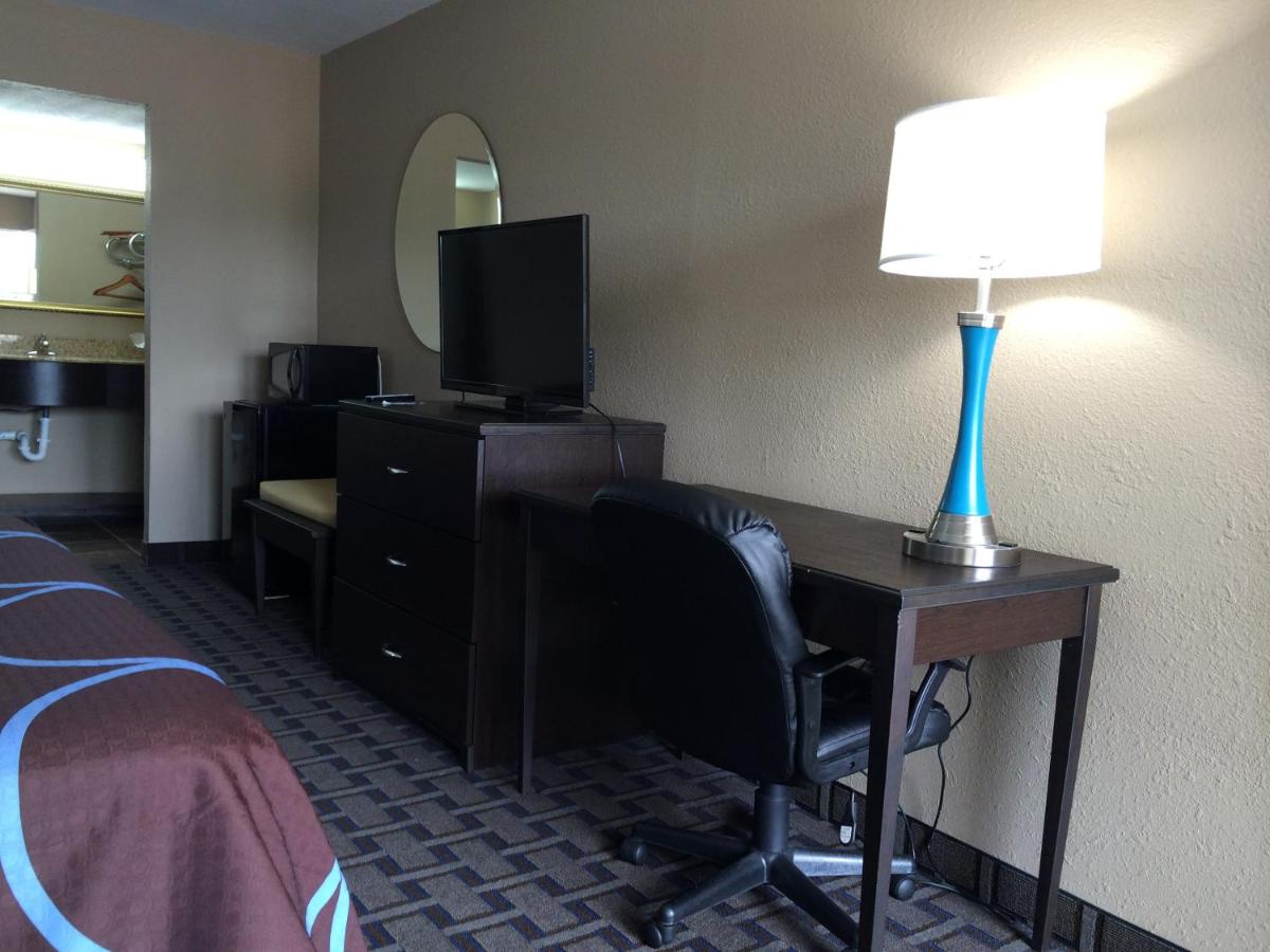 | Super 8 by Wyndham Lakeland