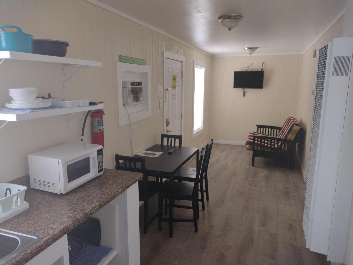  | Double Barr Cottage Inn
