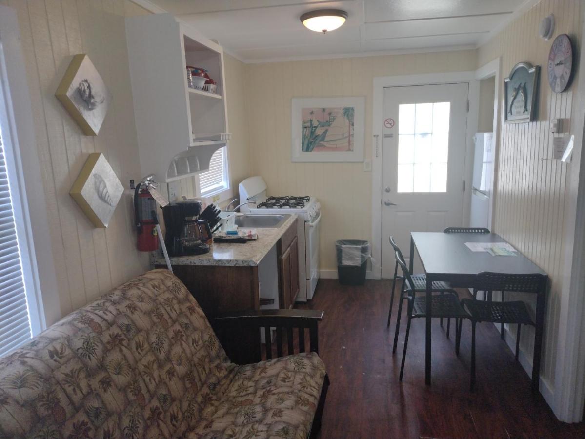  | Double Barr Cottage Inn