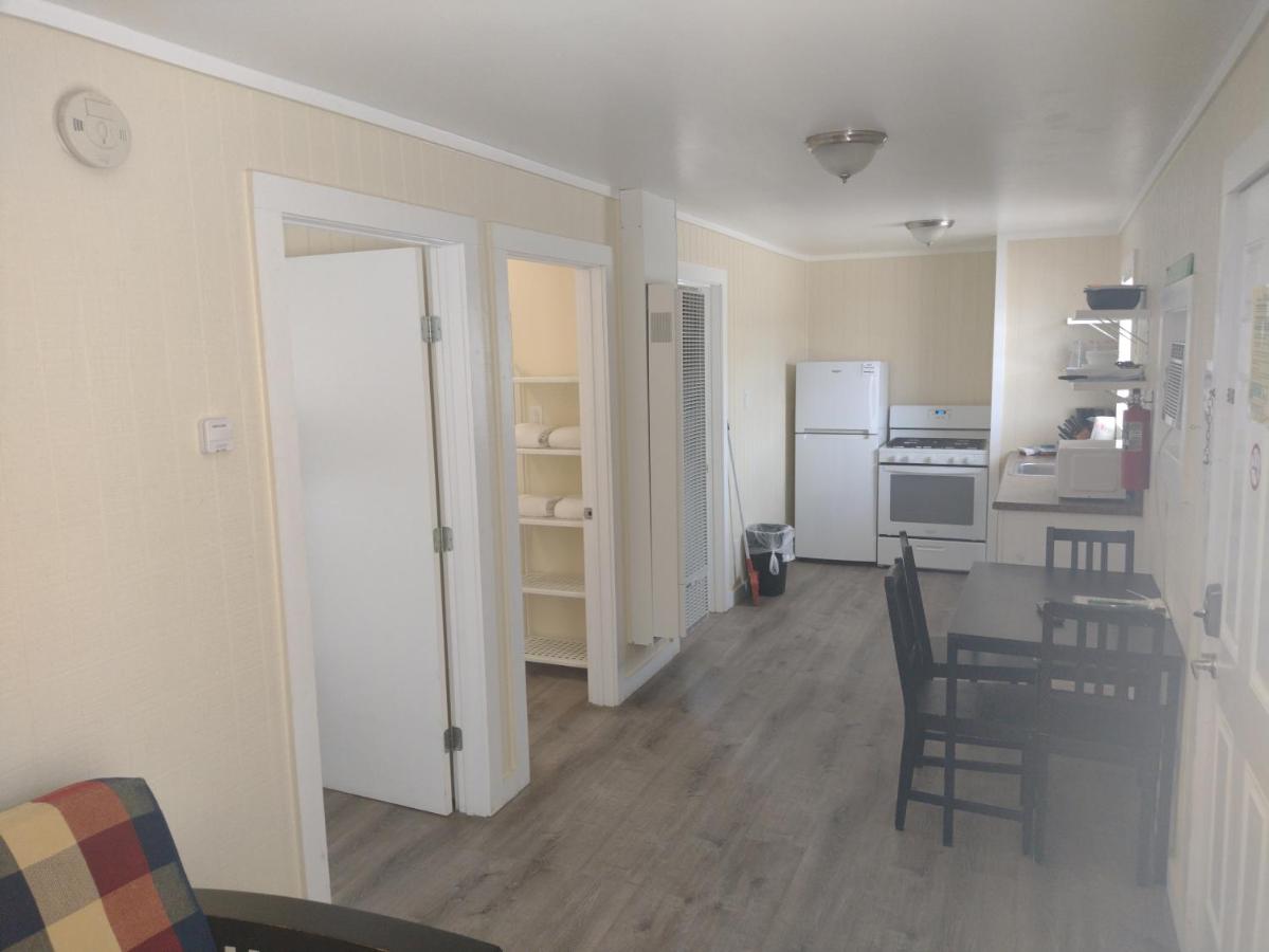  | Double Barr Cottage Inn
