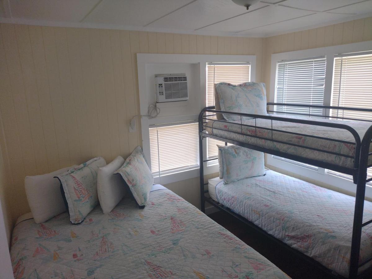  | Double Barr Cottage Inn