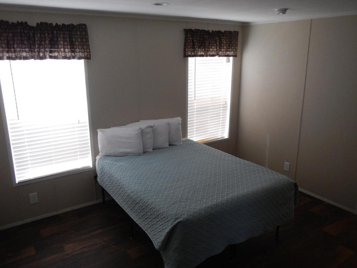  | Double Barr Cottage Inn
