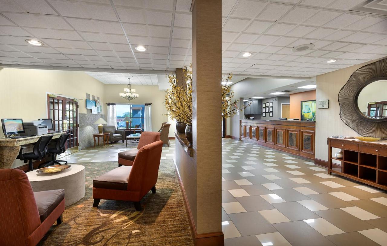  | Best Western Plus Hotel & Suites Airport South