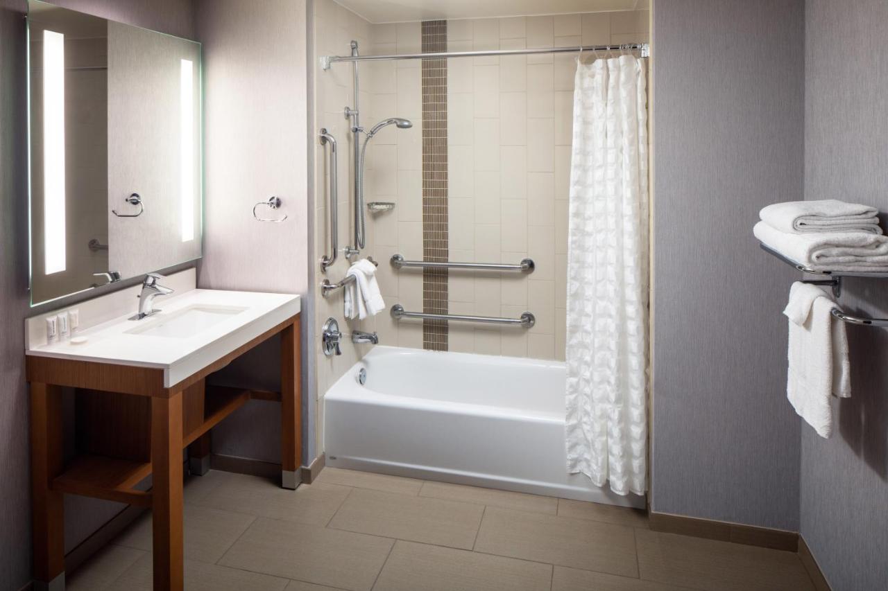 Queen Room with Two Queen Beds - Disability Access at Hyatt Place Nashville Downtown
