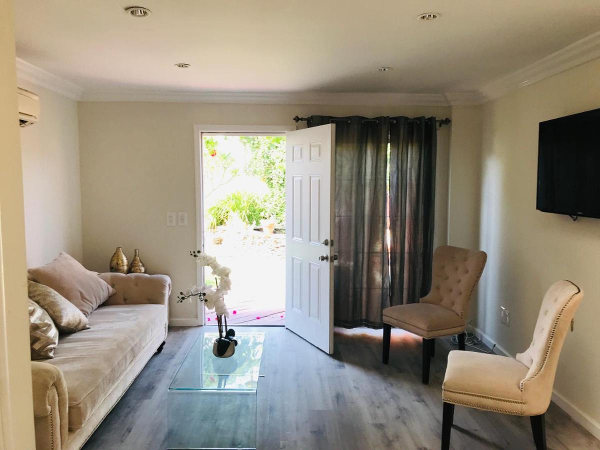  | COZY 2 BEDROOM GUESTHOUSE IN BEVERLY HILLS
