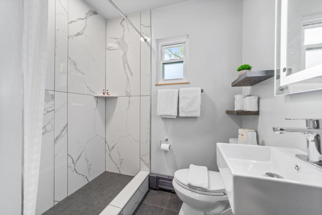 Double Room with Two Double Beds at Glass House Inn Erie Near I-90 & I-79