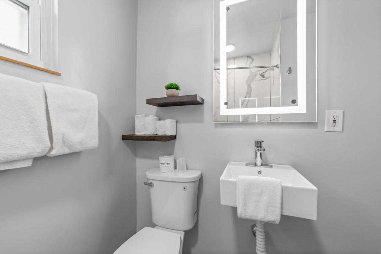 Double Room with Two Double Beds at Glass House Inn Erie Near I-90 & I-79