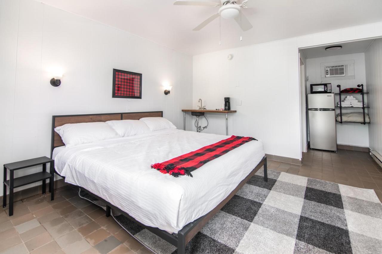 | Outdoors Inn at Balsam Lake