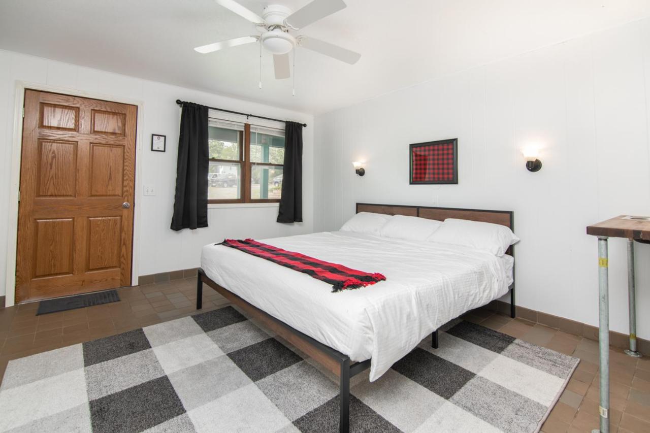 | Outdoors Inn at Balsam Lake