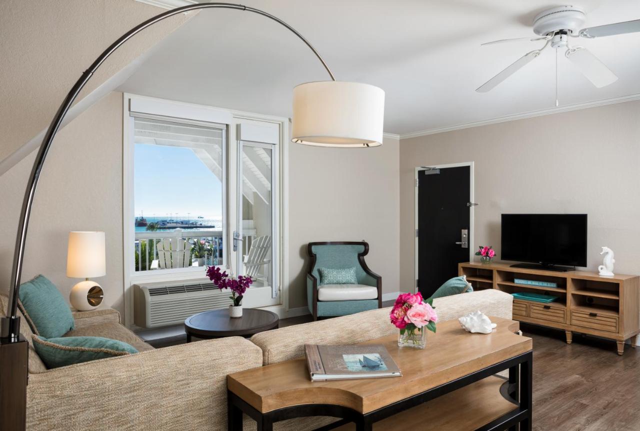 Three Bedroom Marina King Suite, Three King Beds at Sunset Key Cottages