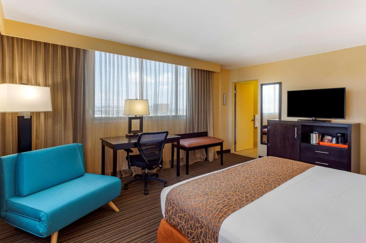 | Best Western The Plaza Hotel - Free Breakfast