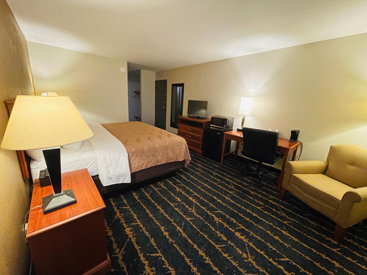 King Room - Non-Smoking at Quality Inn