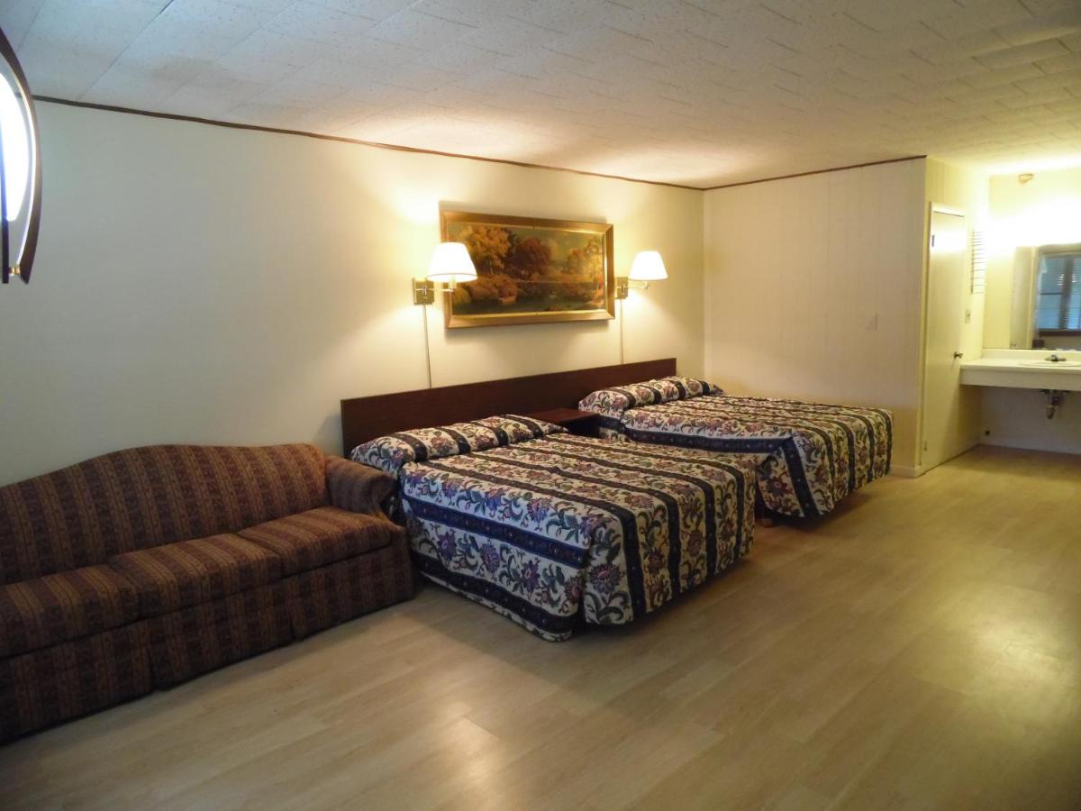 Double Room at Glenwood Inn - Stroudsburg