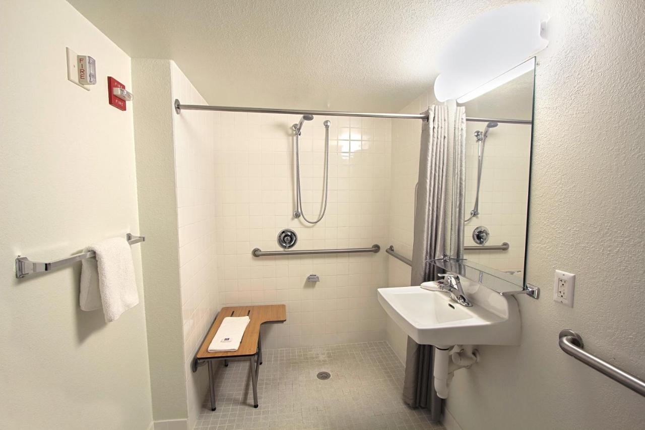 | Motel 6-Piscataway, NJ