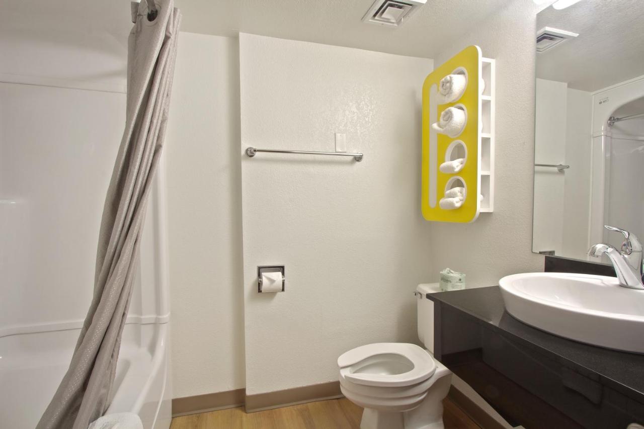 | Motel 6-Piscataway, NJ
