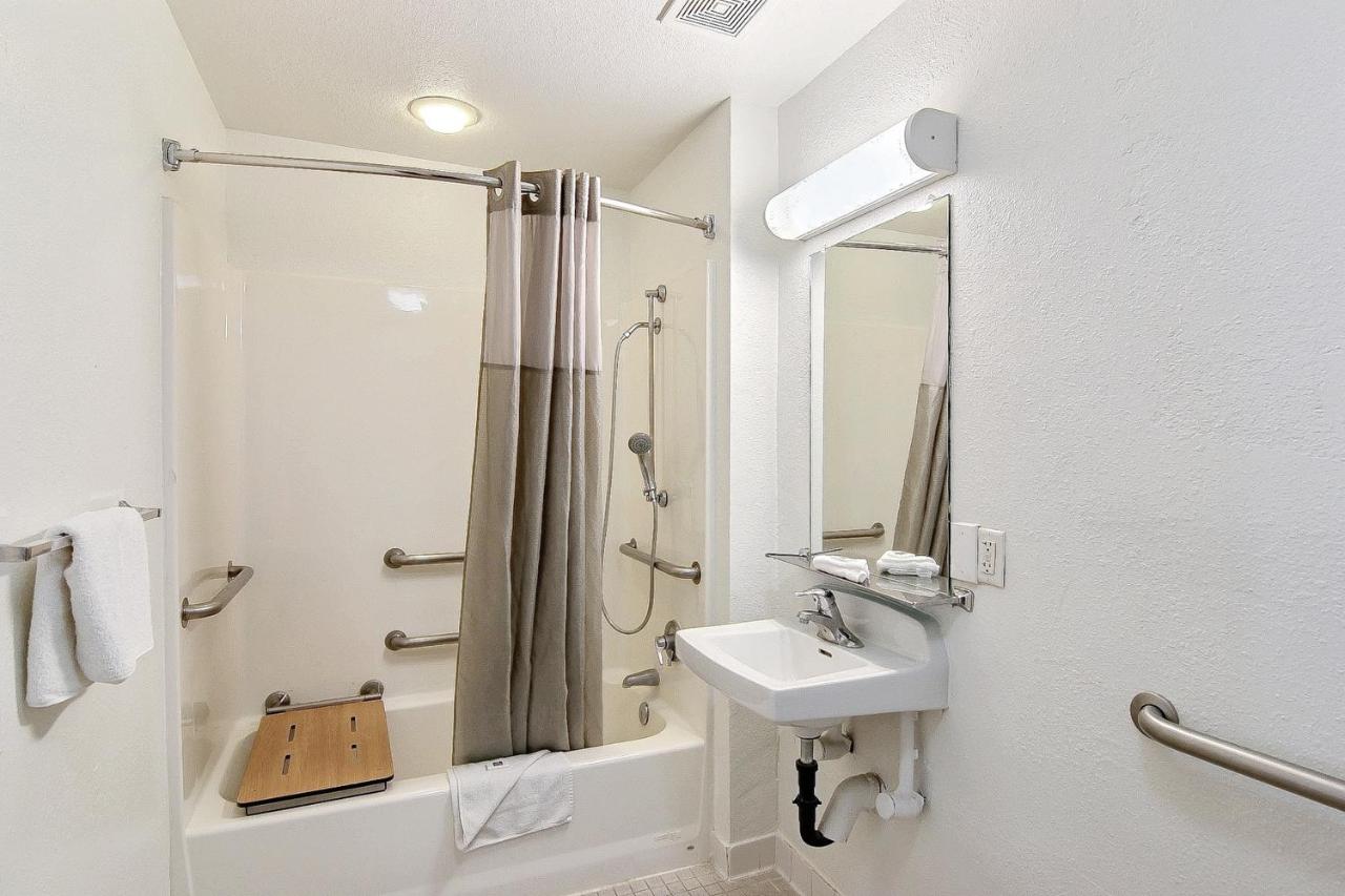 | Motel 6-Ventura, CA - South