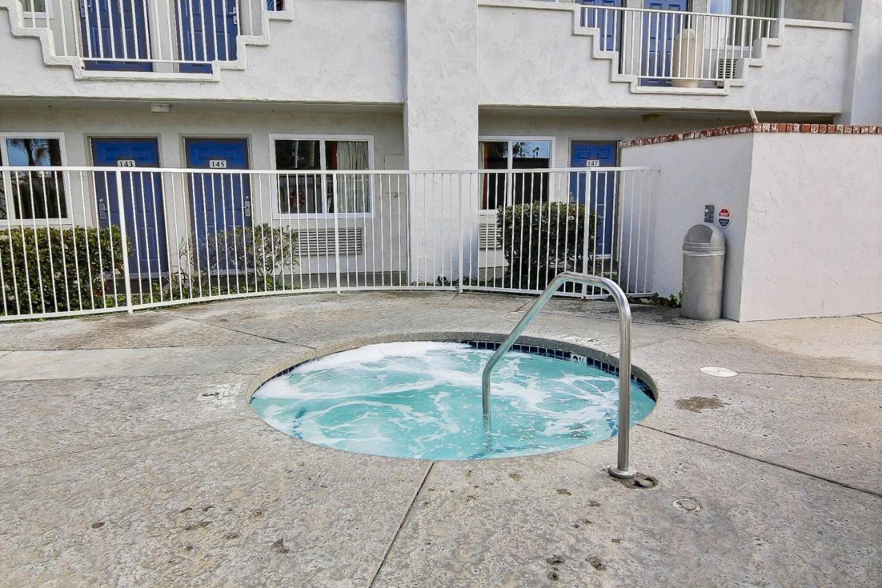 | Motel 6-Ventura, CA - South