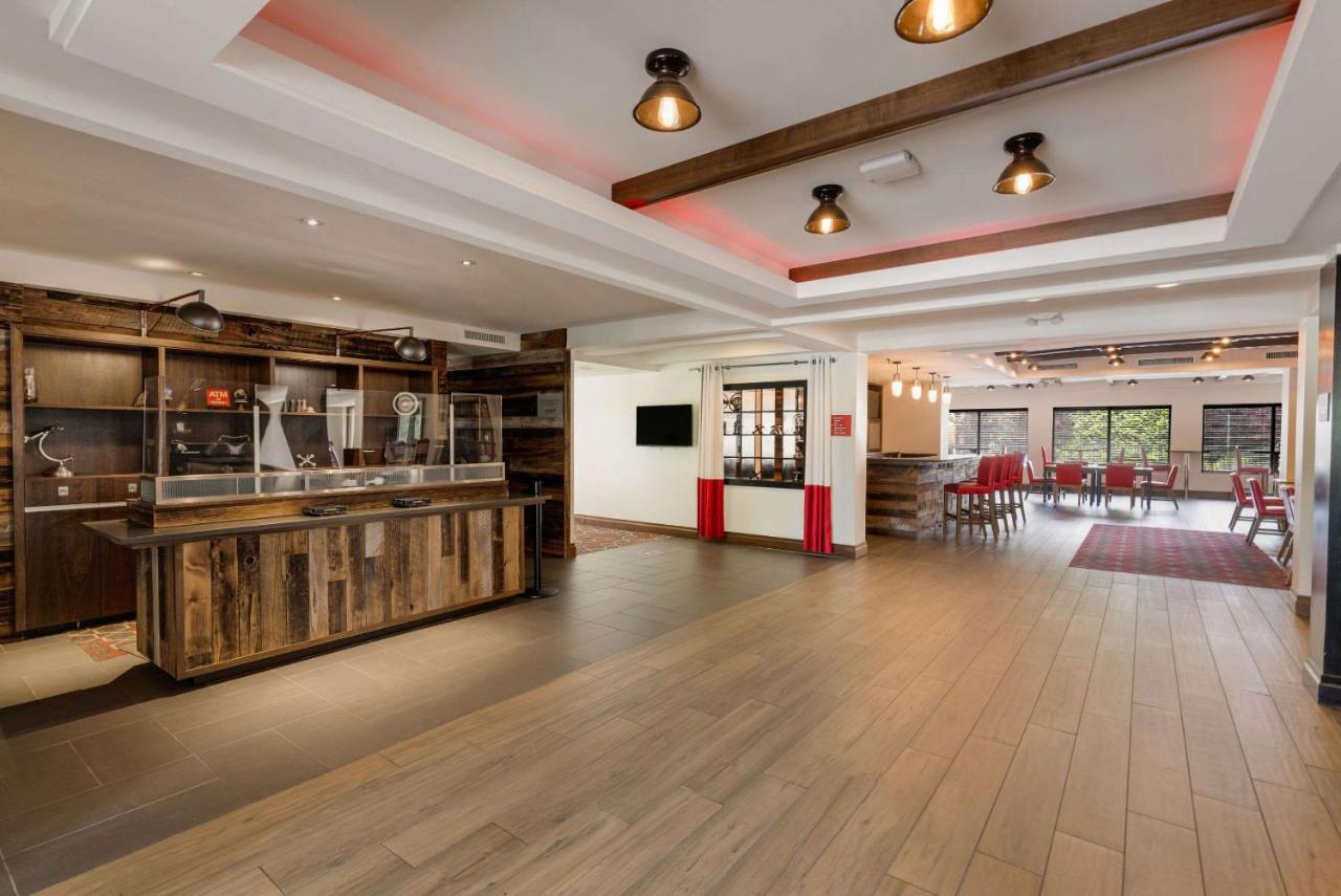  | Four Points by Sheraton Newburgh Stewart Airport