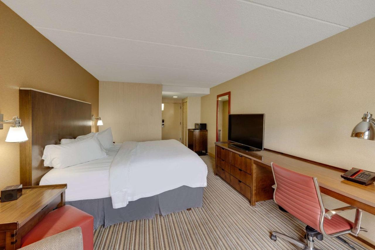  | Four Points by Sheraton Newburgh Stewart Airport