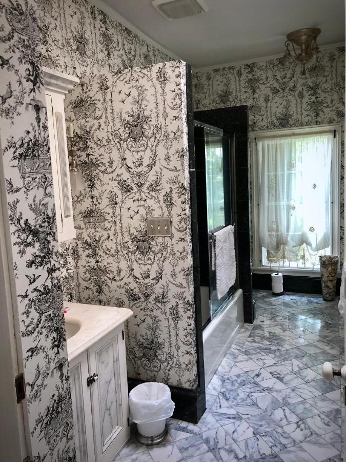 | Oakcliff Bed and Breakfast