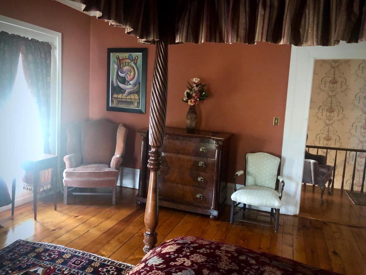 | Oakcliff Bed and Breakfast