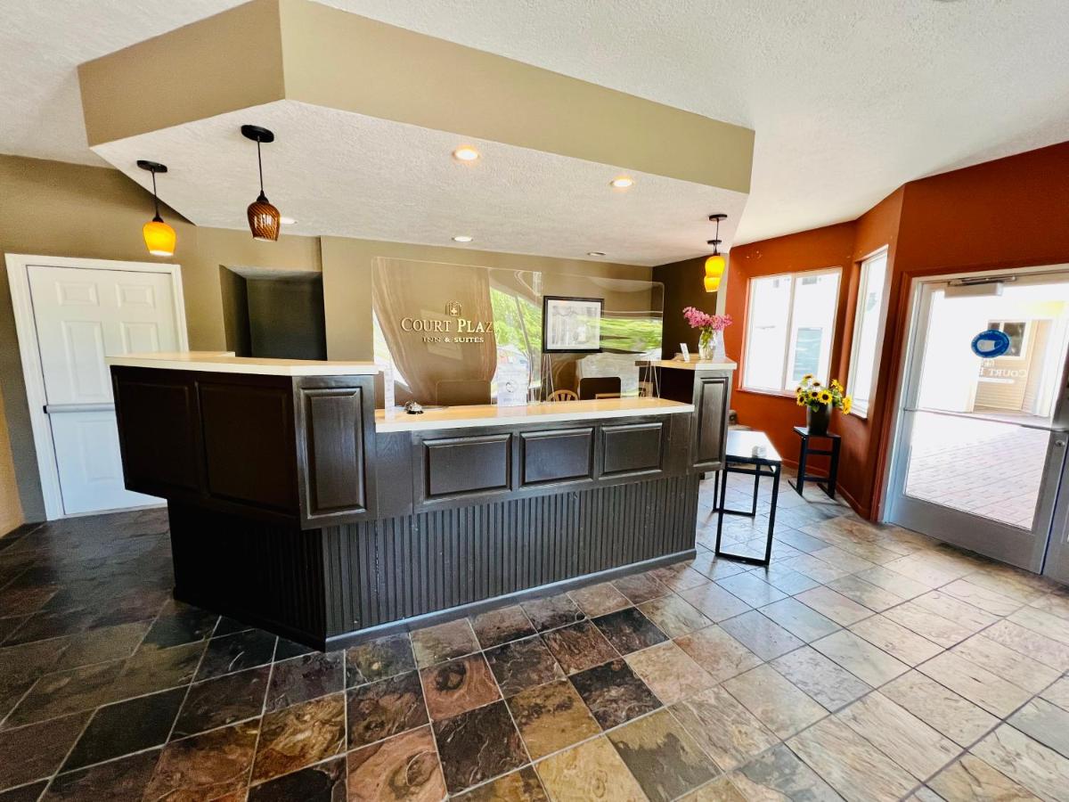 | Court Plaza Inn & Suites of Mackinaw