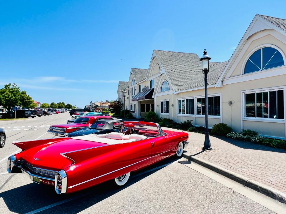 | Court Plaza Inn & Suites of Mackinaw