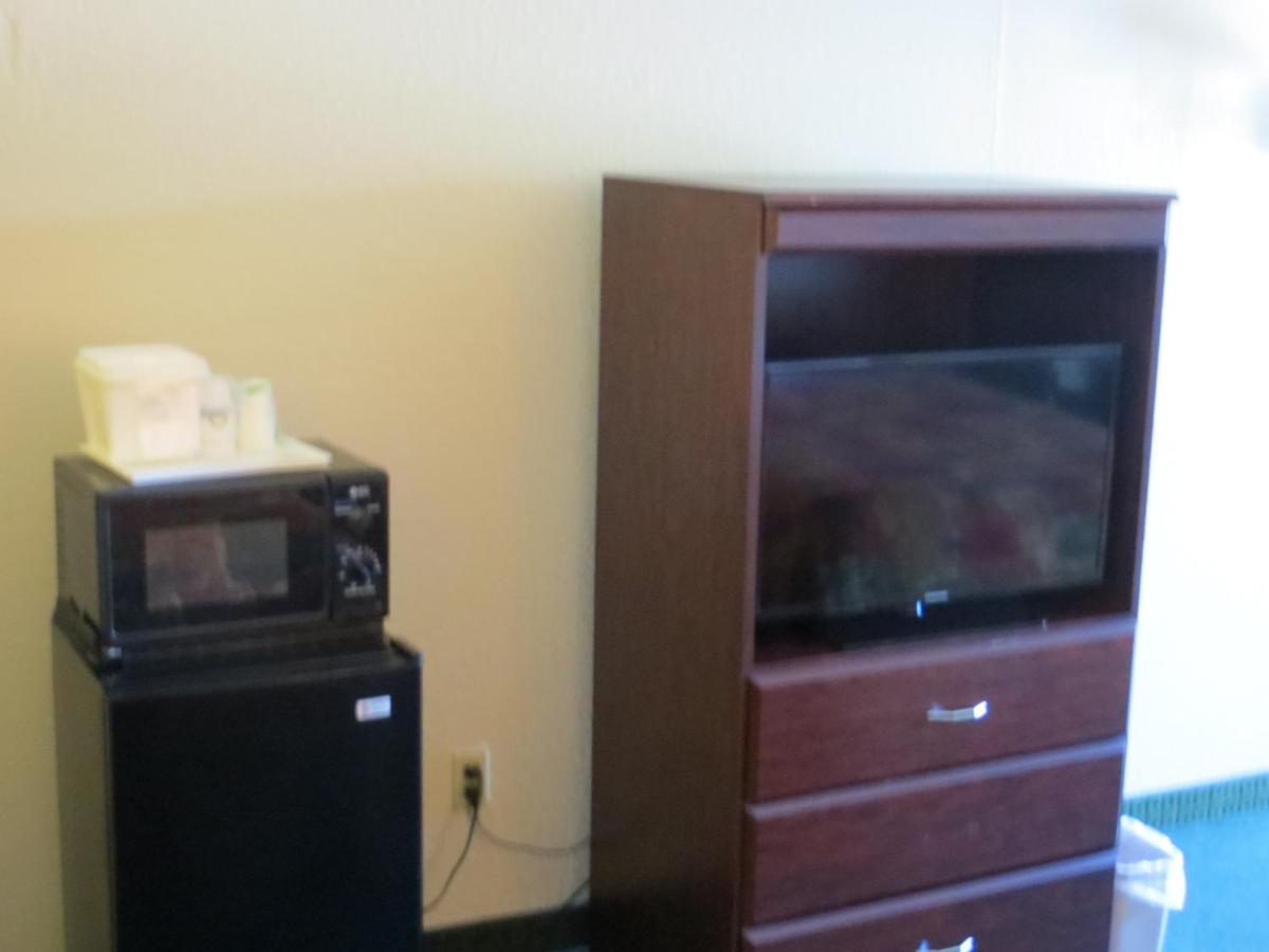Double Room with Two Double Beds - Non-Smoking at Days Inn by Wyndham Bryan College Station