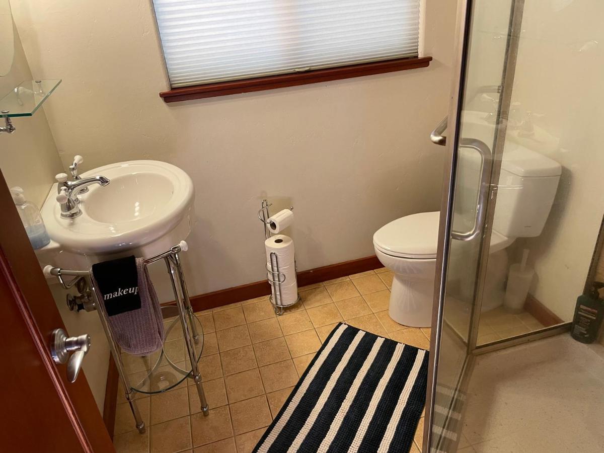 | Luxury Riverside Estate - 3BR Home or 1BR Cottage or BOTH - Sleeps 14 - Swim, fish, relax, refresh
