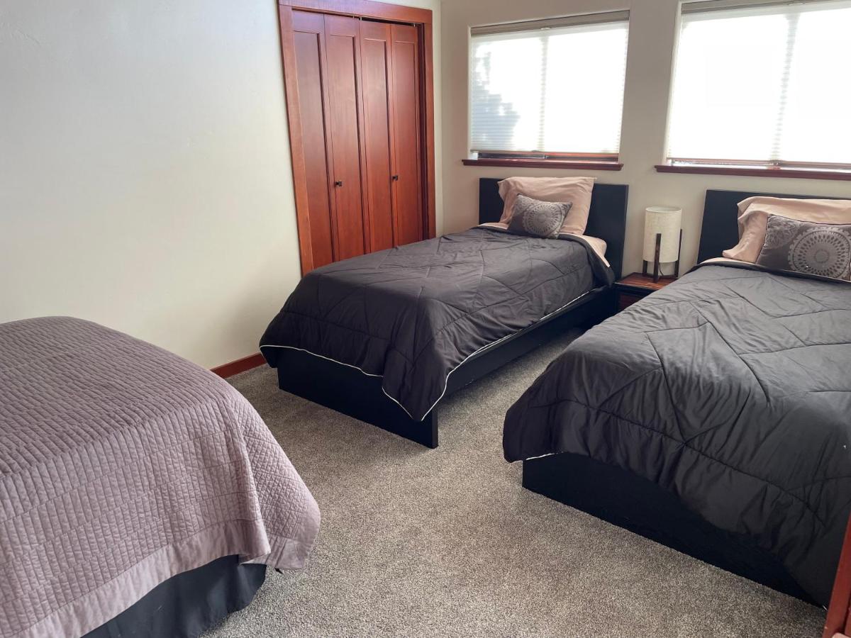 | Luxury Riverside Estate - 3BR Home or 1BR Cottage or BOTH - Sleeps 14 - Swim, fish, relax, refresh