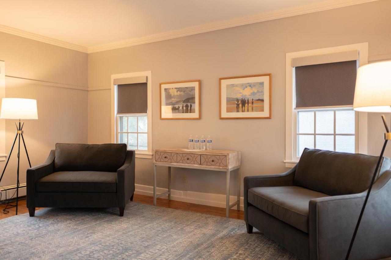 | OneSixtyFive, The Inn on Park Row
