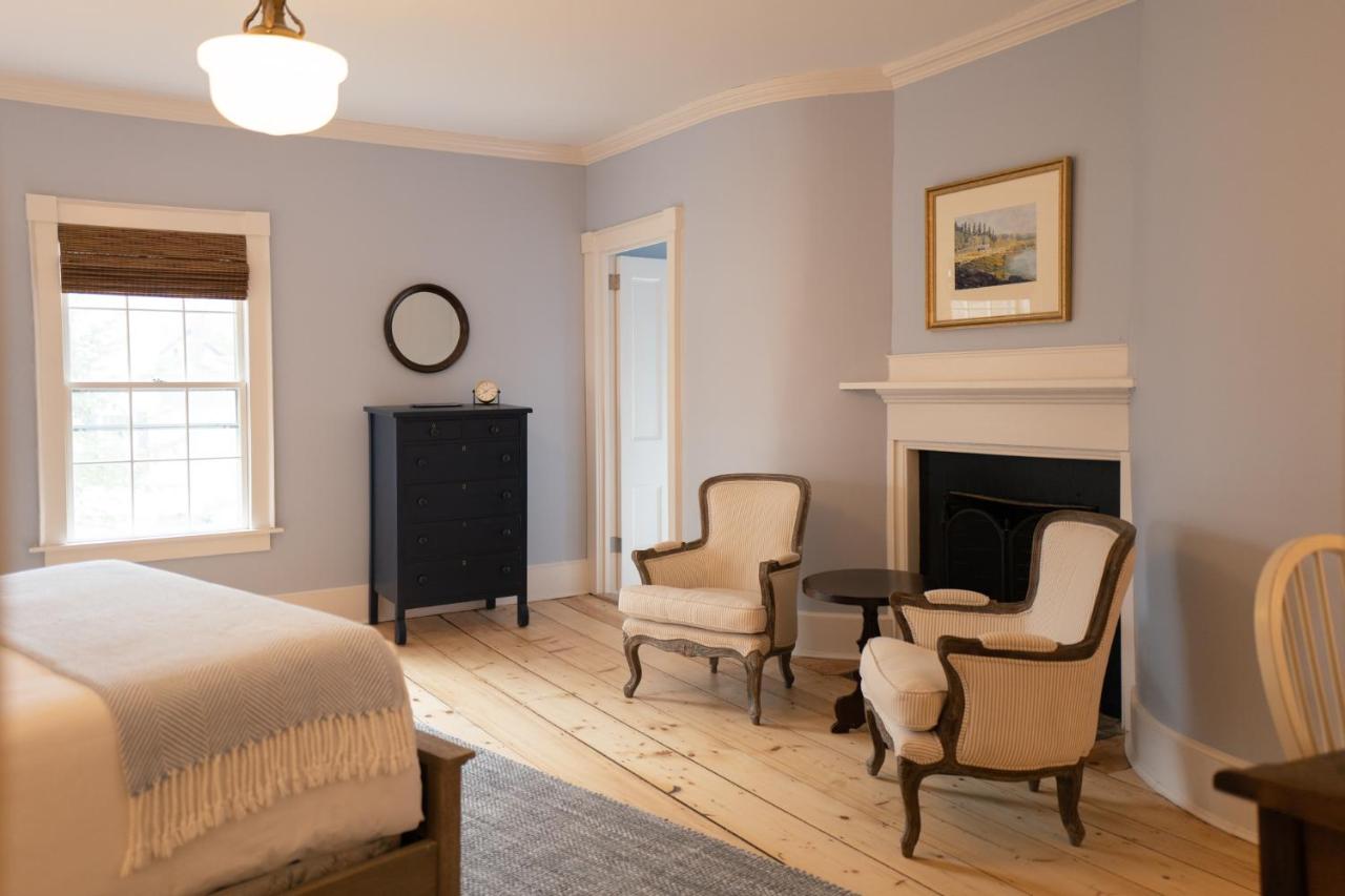 | OneSixtyFive, The Inn on Park Row
