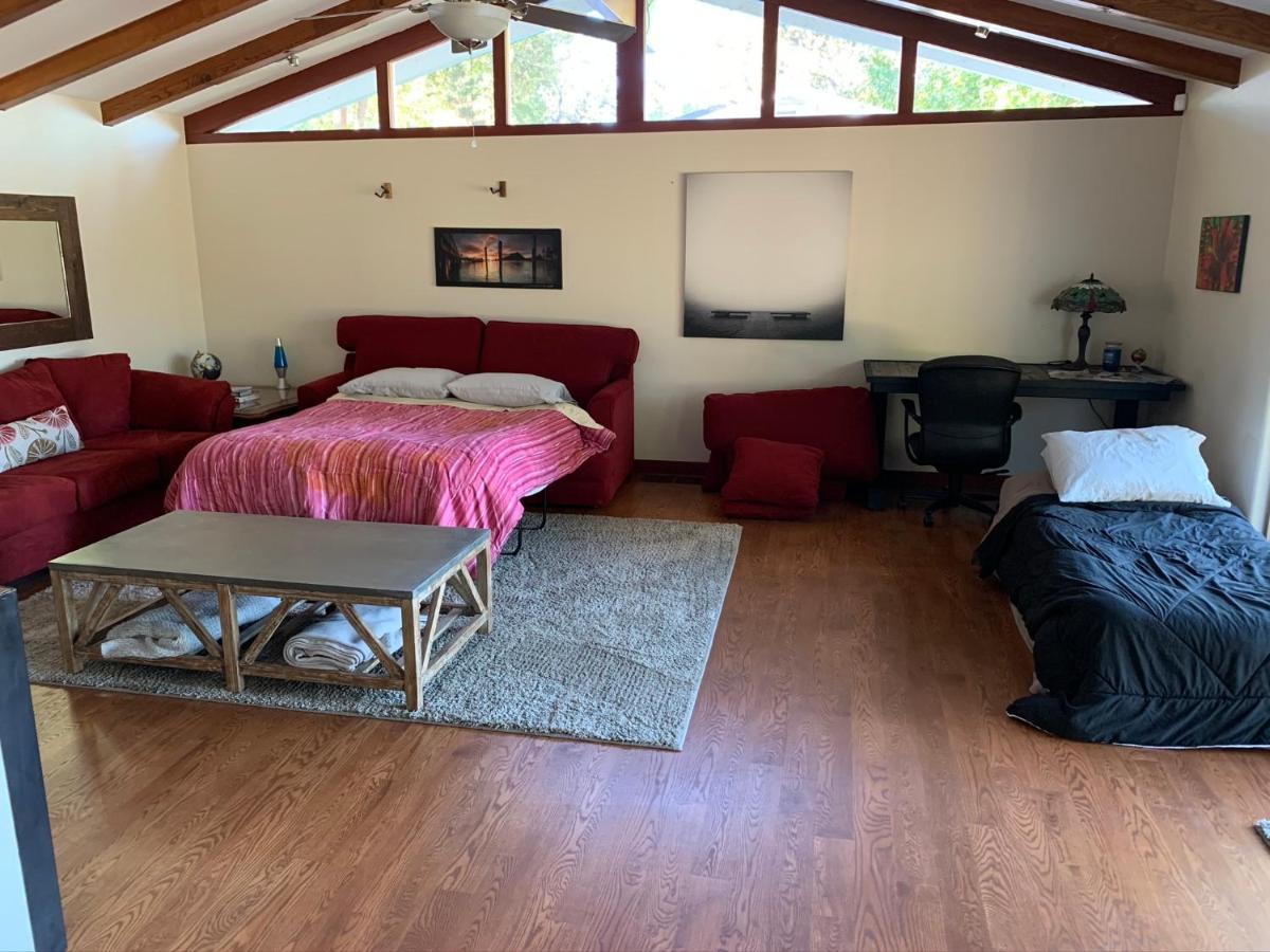 | Luxury Riverside Estate - 3BR Home or 1BR Cottage or BOTH - Sleeps 14 - Swim, fish, relax, refresh