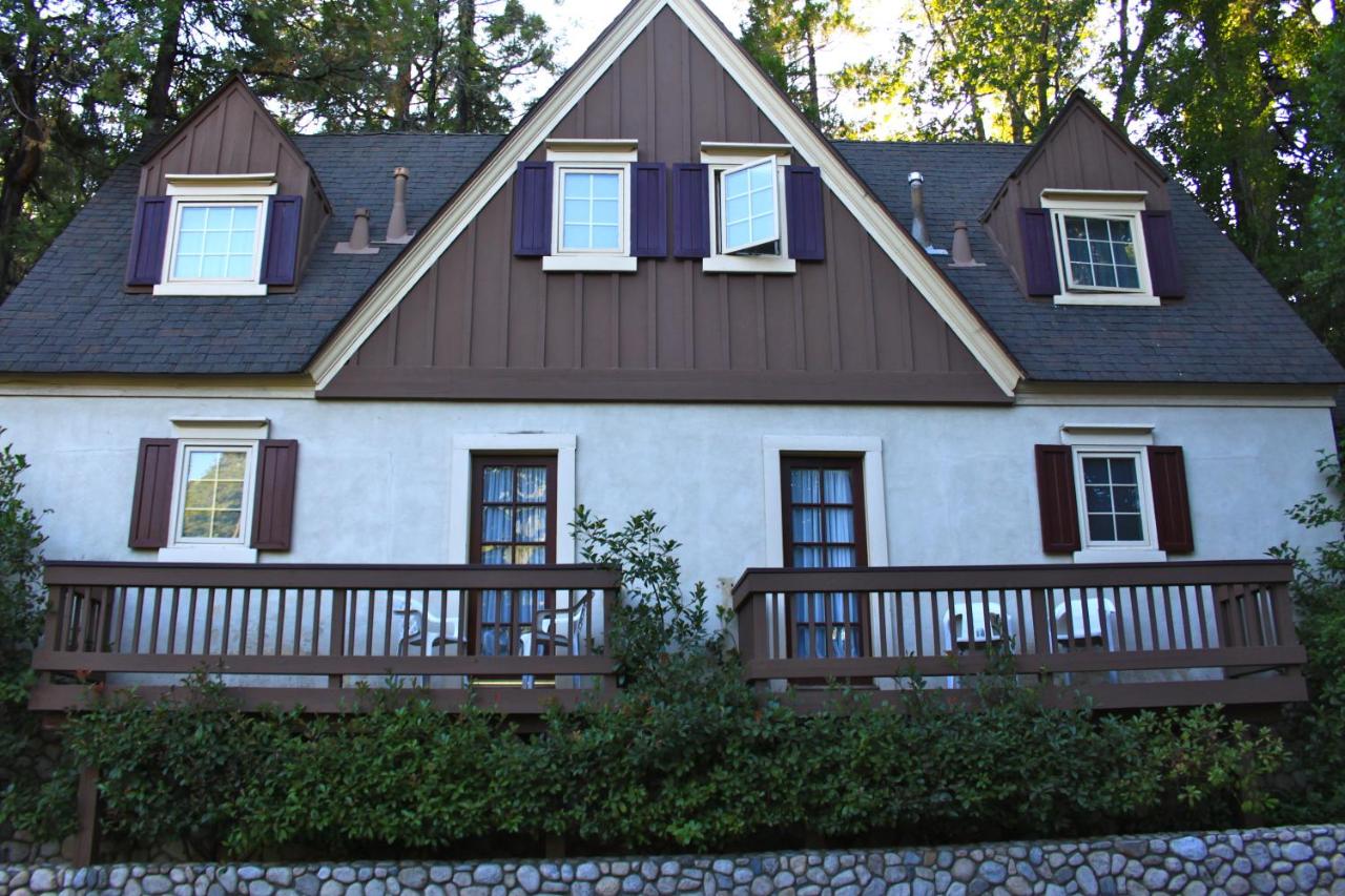 King Room at Saddleback Inn