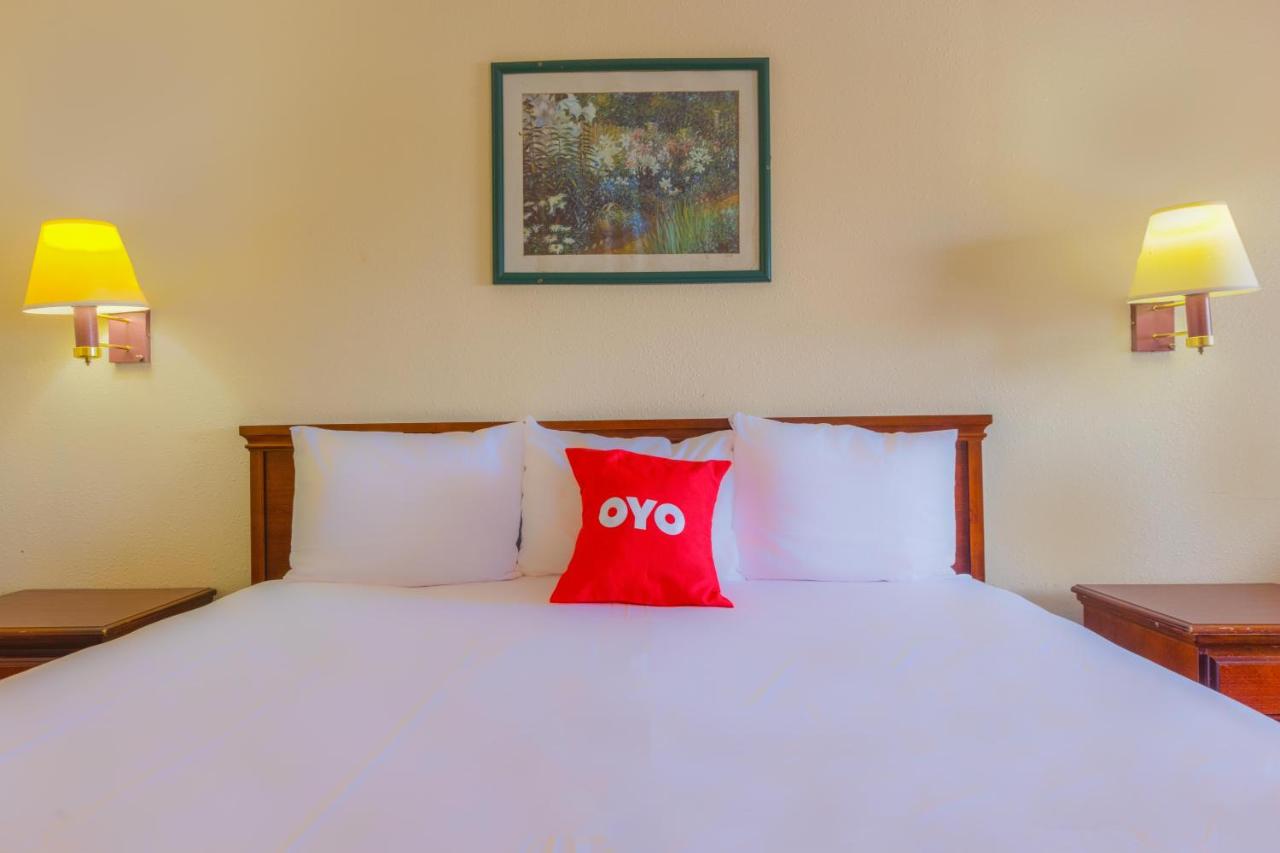 King Room - Disability Access at OYO Hotel Corpus Christi North / I-37