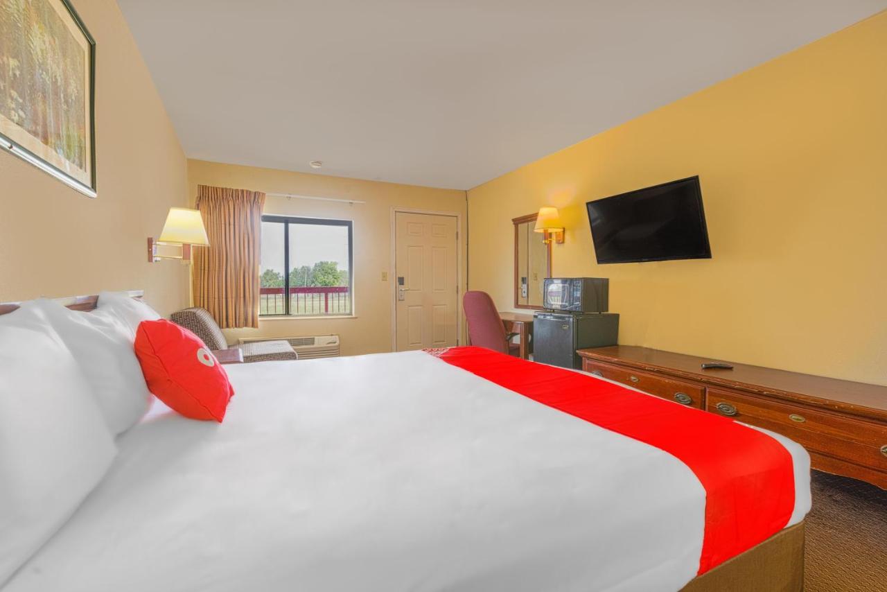 King Room - Disability Access at OYO Hotel Corpus Christi North / I-37