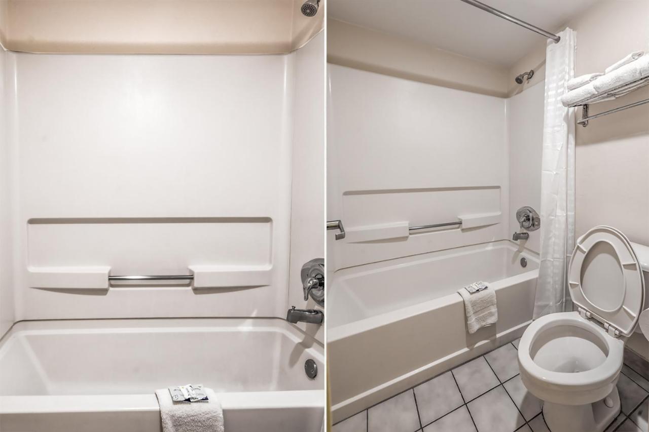 Deluxe Queen Room with Two Queen Beds at OYO Hotel Corpus Christi North / I-37