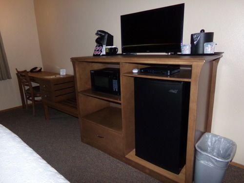 | Cowlitz River Lodge